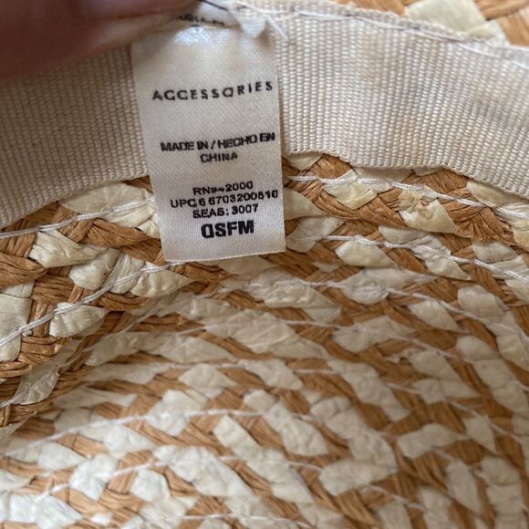 Brim Straw Hat with flower on side - Picture 9 of 10